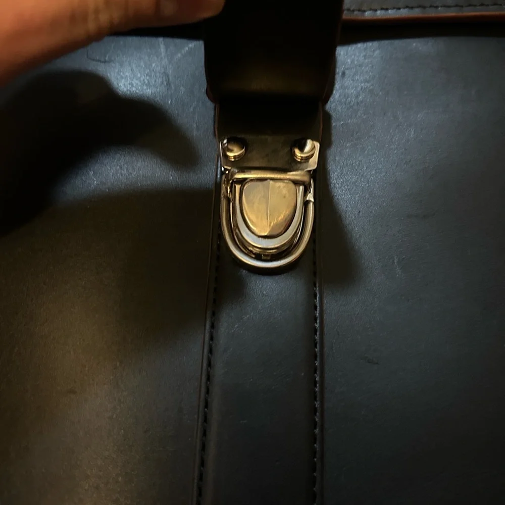 Levenger Black Tan Leather Wine Carrier Messenger Bag RARE NWT